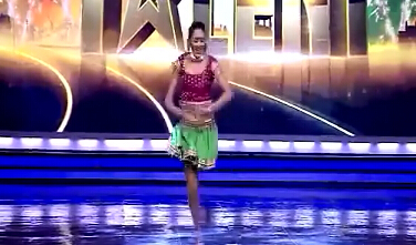 励志视频印度单腿美女舞出激情人生.rar